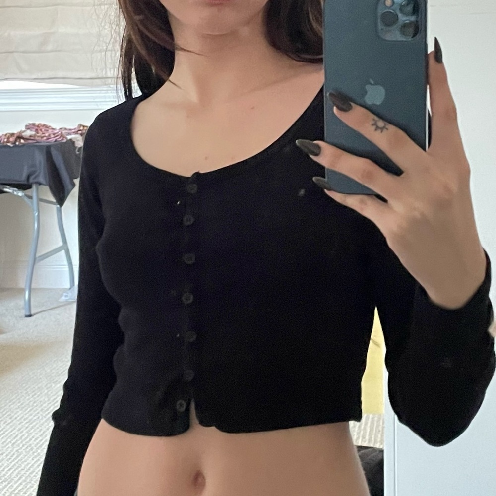 Black crop top